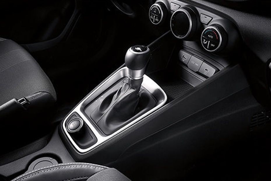 Hyundai Venue Gear Shifter in UAE