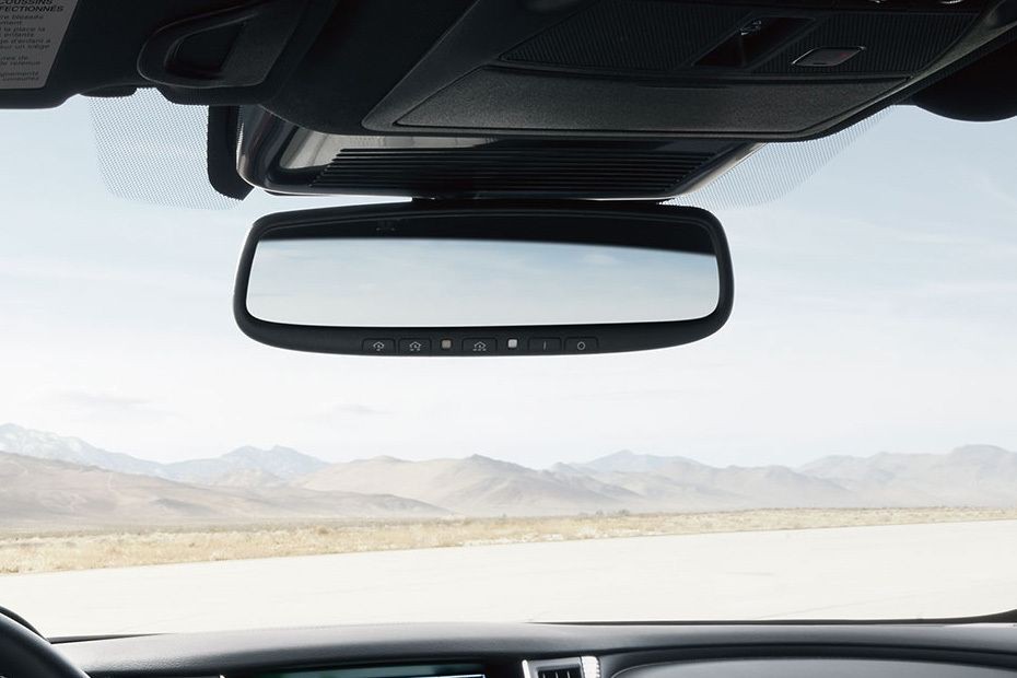 Q60 (2022-2023) Courtesy Lamps in UAE