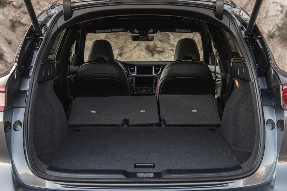 Folding Seats of Infiniti QX50 in UAE