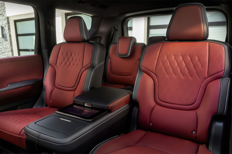 Infiniti QX80 Rear Seats Infiniti QX80 Rear Seats
