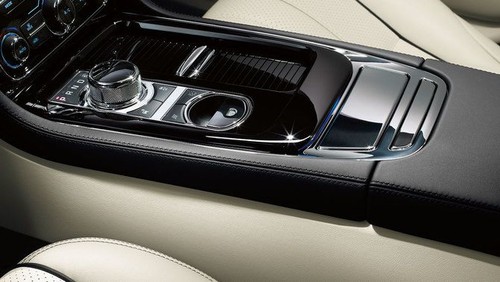 Jaguar XJ Premium Luxury LWB Gear Shifter