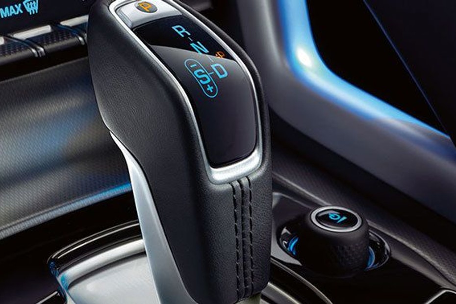 Jaguar F-Type R AWD Convertible Gear Shifter in UAE