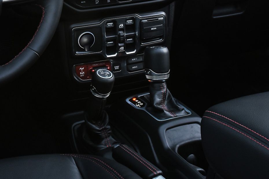 Jeep Wrangler Gear Shifter in UAE