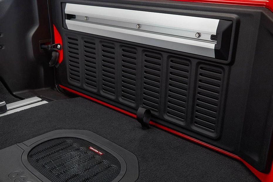 Speakers View of Jeep Wrangler in UAE