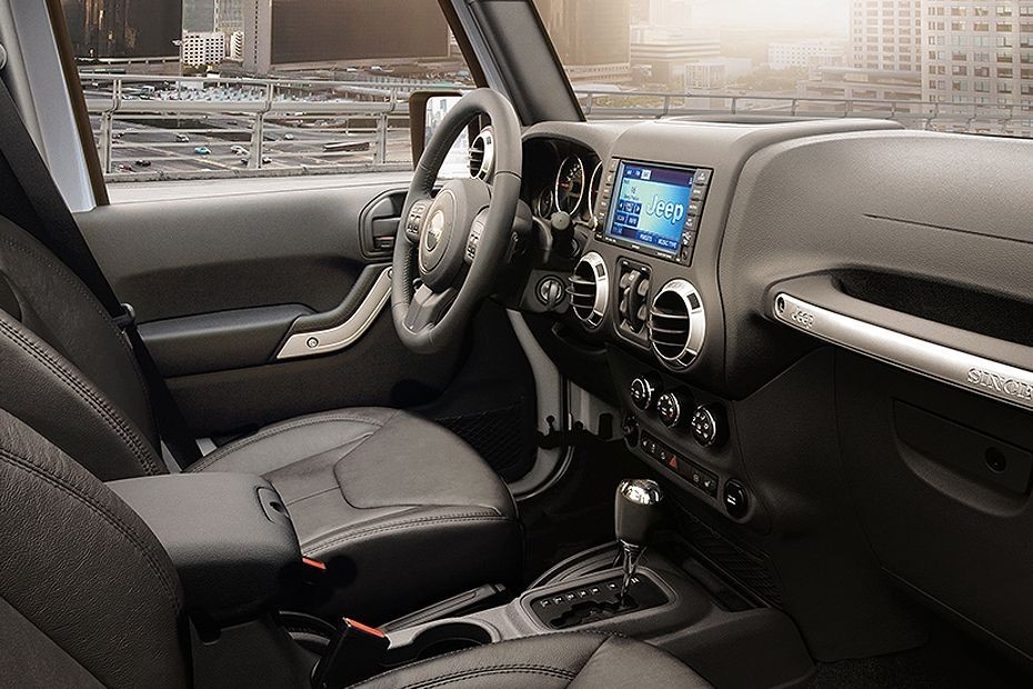 Wrangler Unlimited Passenger Seat in UAE