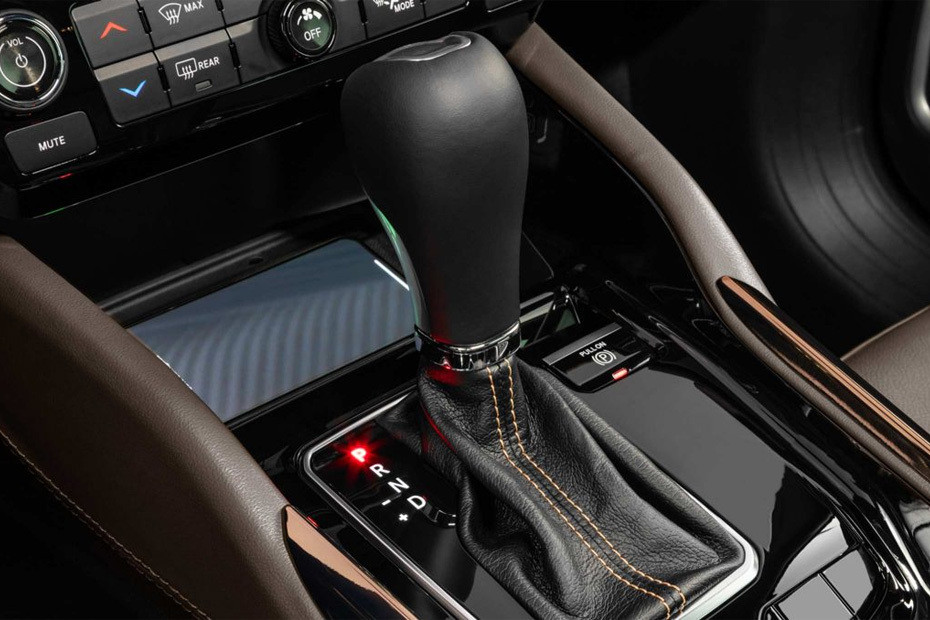 Jeep Commander Gear Shifter in UAE