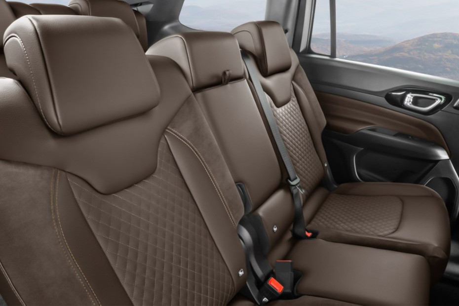 Jeep Commander Rear Seats in UAE