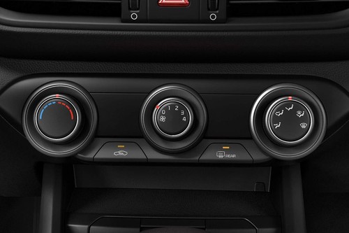 Front AC Controls of KIA Cerato