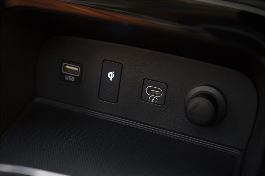 Power Accessories Outlet View of KIA Sonet in UAE