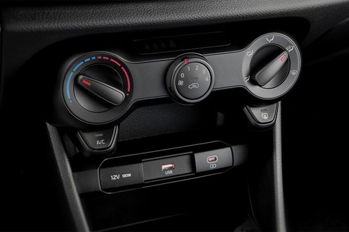 Front AC Controls of KIA Picanto
