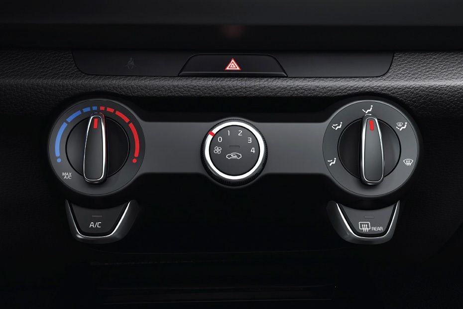 Front AC Controls of KIA Rio 4-Door in UAE