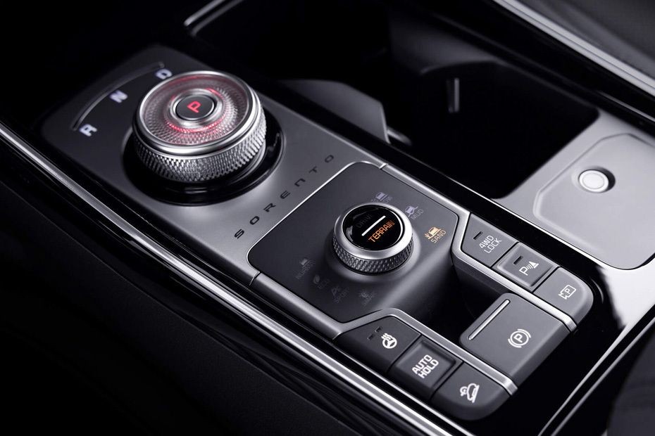 Center Controls of KIA Sorento in UAE