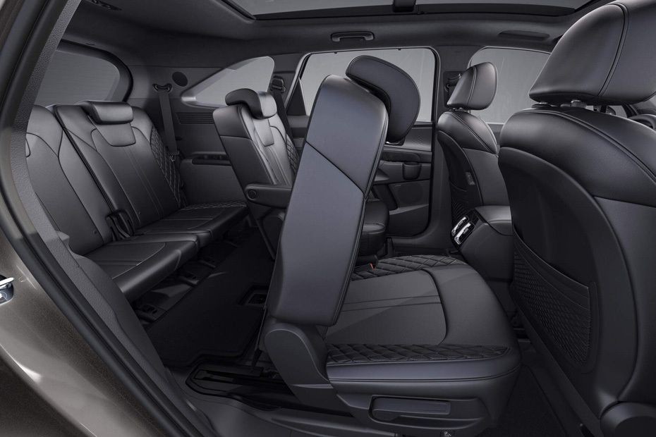 Folding Seats of KIA Sorento in UAE