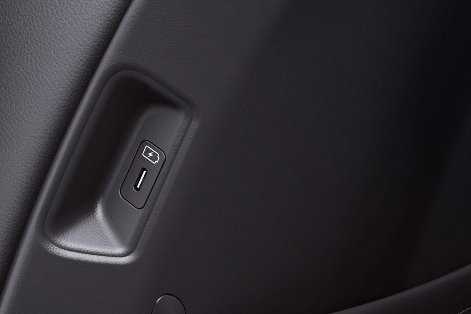 Power Accessories Outlet View of KIA Sorento in UAE