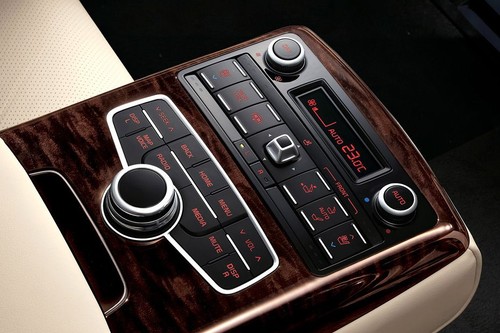 Front AC Controls of KIA Quoris