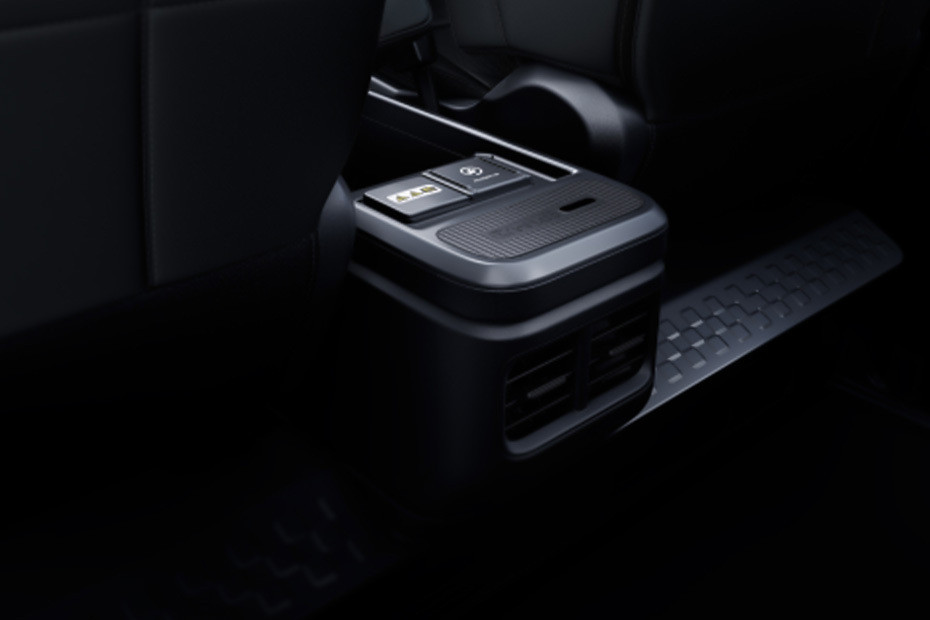 PV5 Rear AC Controls