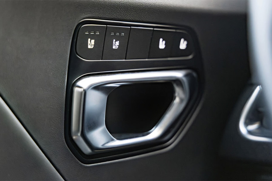 door handle interior of KIA K4 in UAE