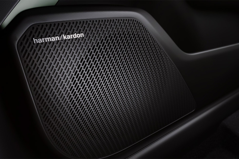 Speakers View of KIA K4 in UAE