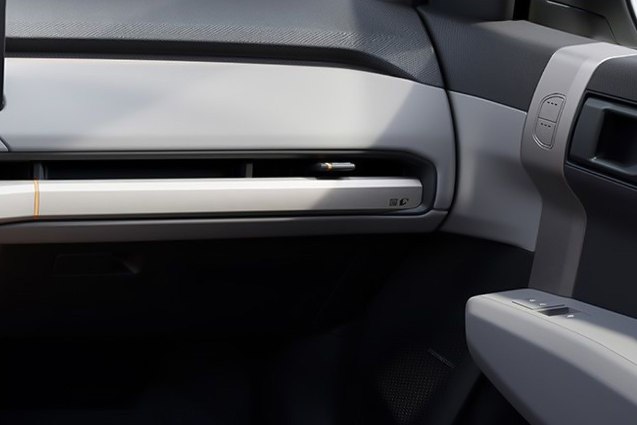 EV3 Front Side Ac Vents