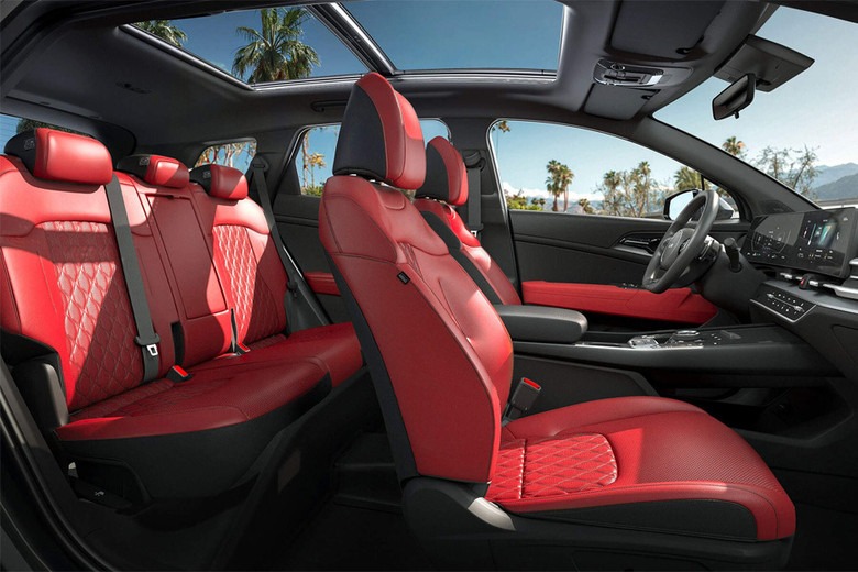 KIA Sportage L Front And Rear Seats Together