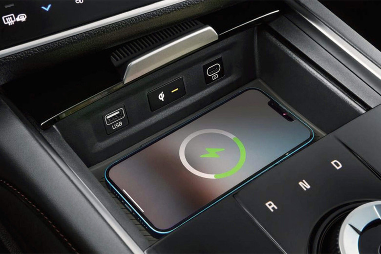 Power Accessories Outlet View of KIA Sportage L