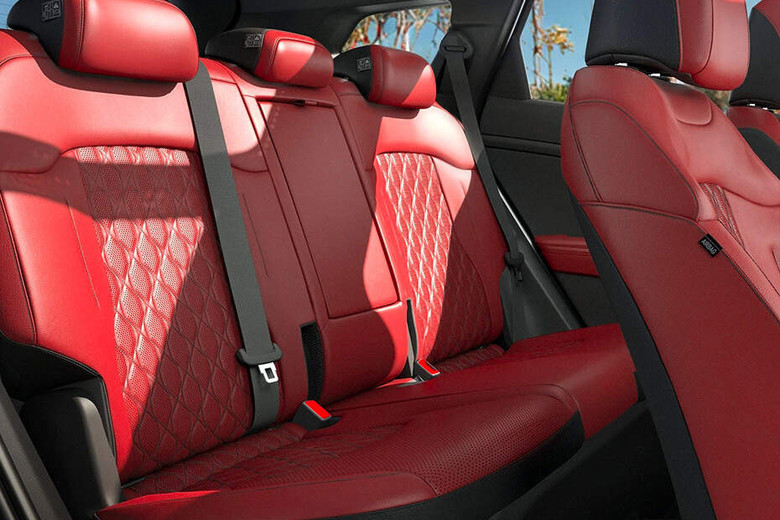KIA Sportage L Rear Seats