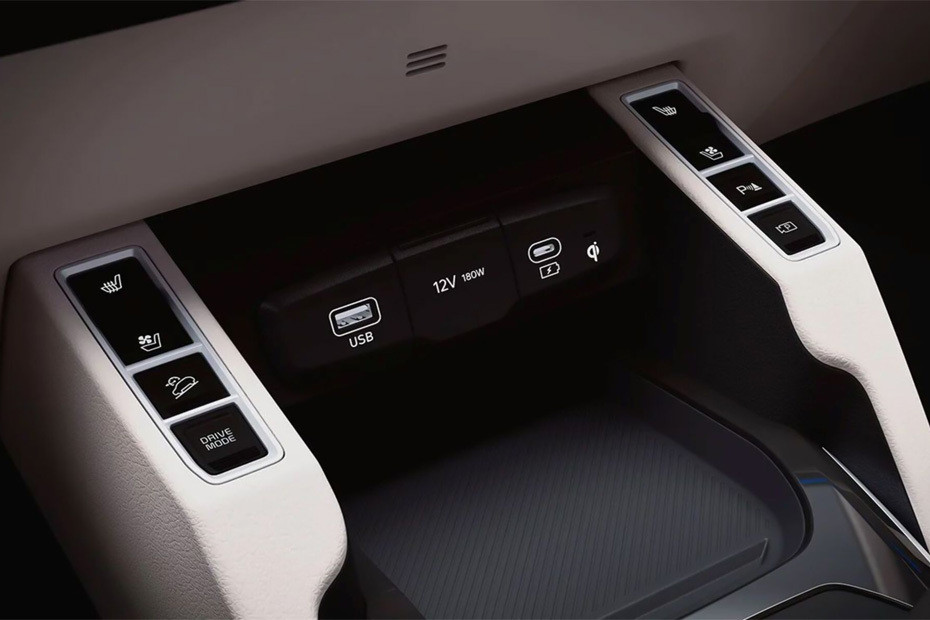 Power Accessories Outlet View of KIA Carens in UAE