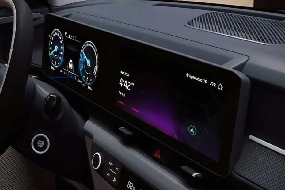 Stereo View of Carens in UAE