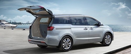 Grand Carnival Trunk Open