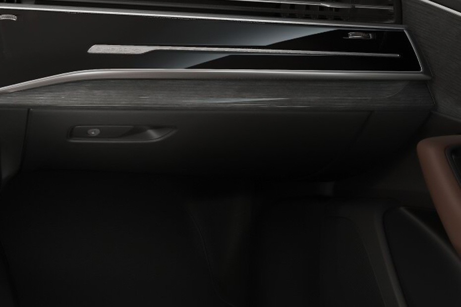 Audi Q8 Glove Box in UAE