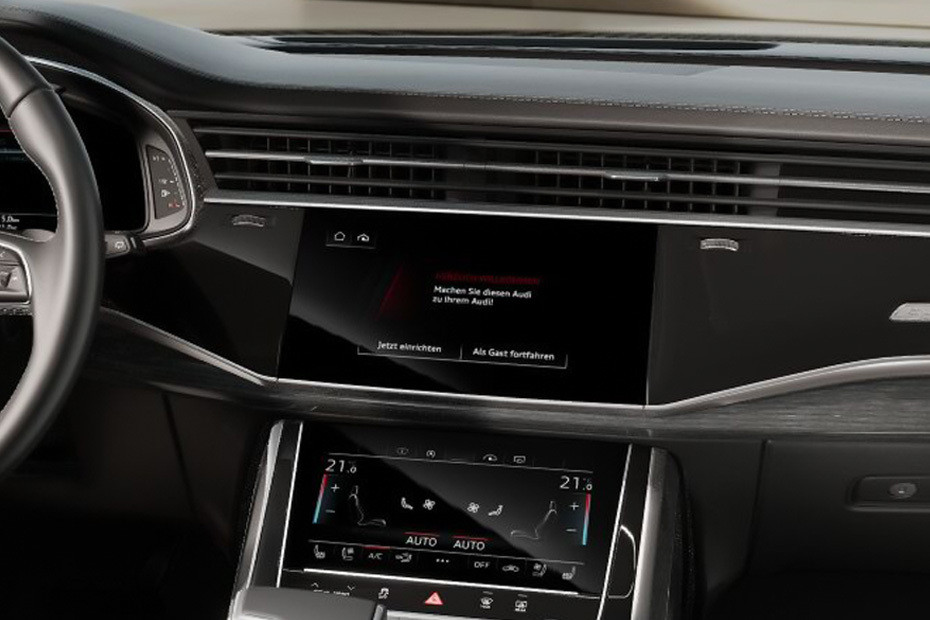 Stereo View of Q8 in UAE