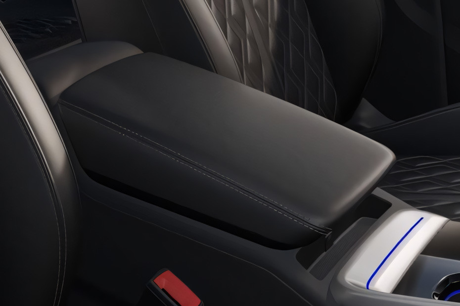 SQ5 Front Center Divider in UAE