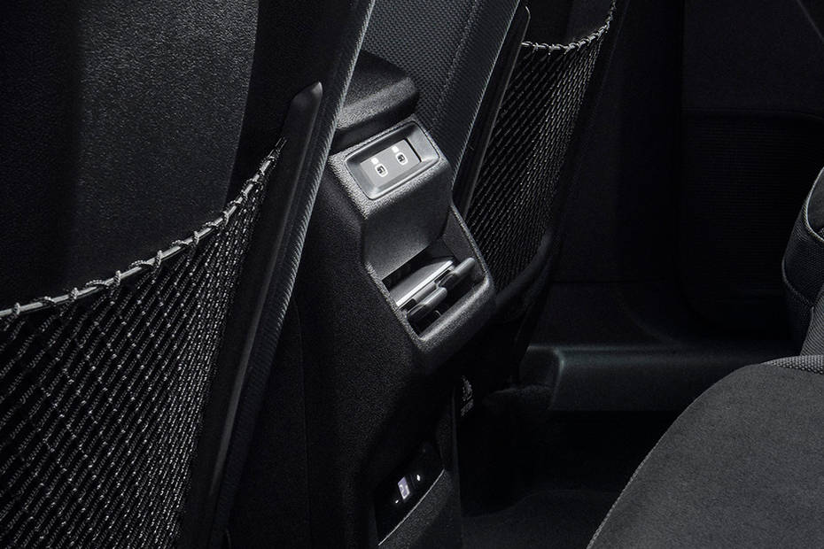 Q3 2026 Rear AC Controls Q3 2026 Rear AC Controls