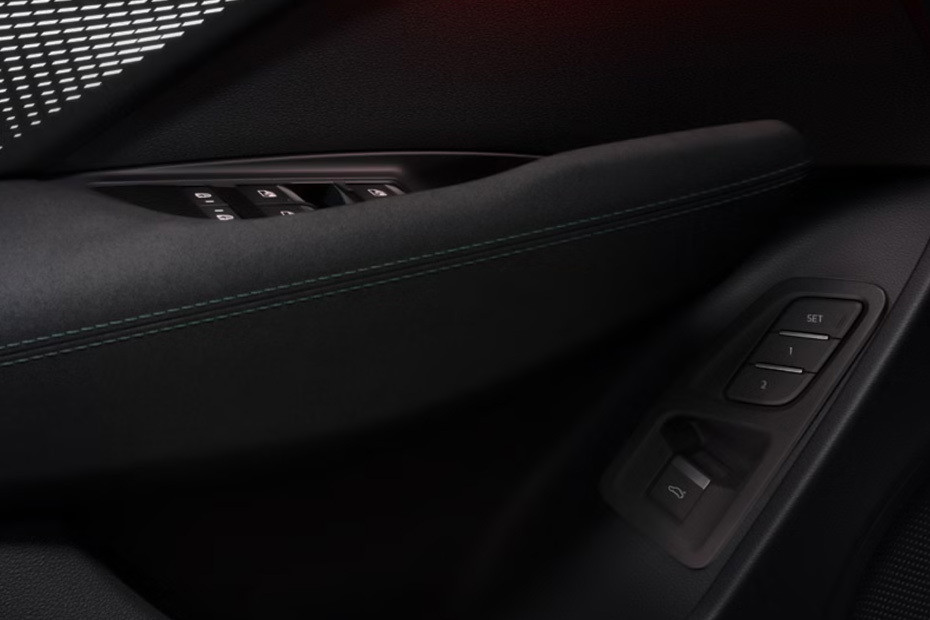 Audi Q3 Sportback Drivers Side In Side Door Controls