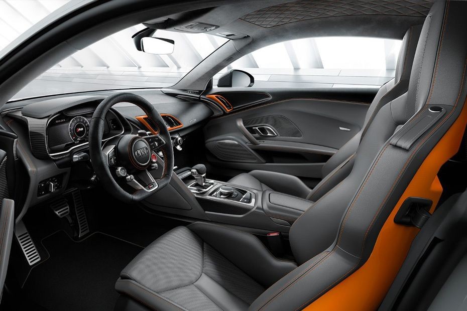 R8 Coupe Front Seats in UAE