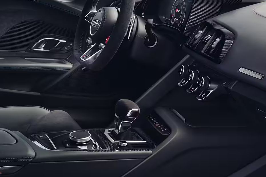 Audi R8 Coupe Gear Shifter in UAE