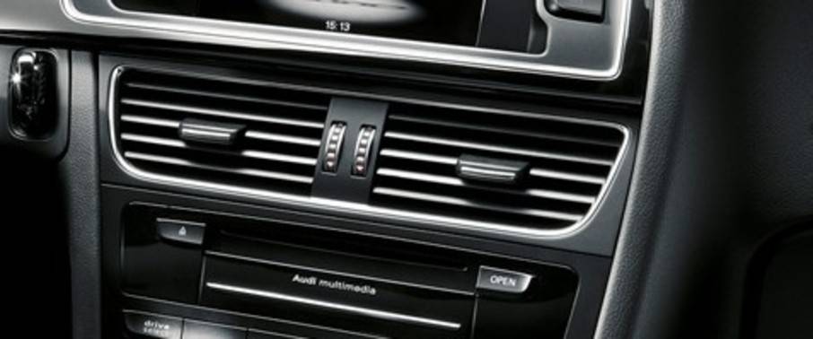 Front AC Controls of Audi RS4 Avant Front AC Controls of Audi RS4 Avant
