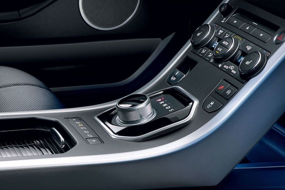 Center Controls of Land Rover Range Rover Evoque 5 Door in UAE