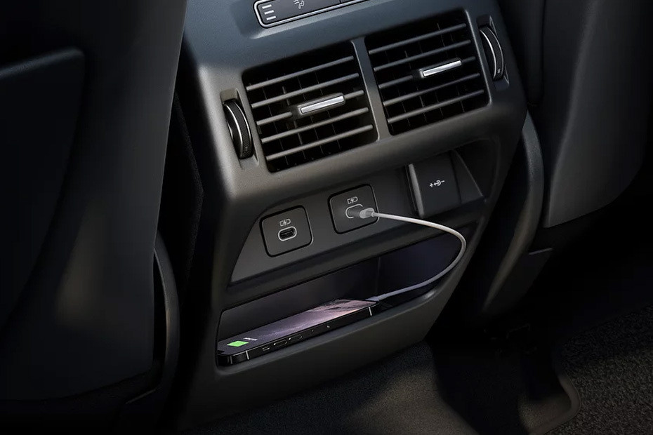 Discovery Sport Rear AC Controls