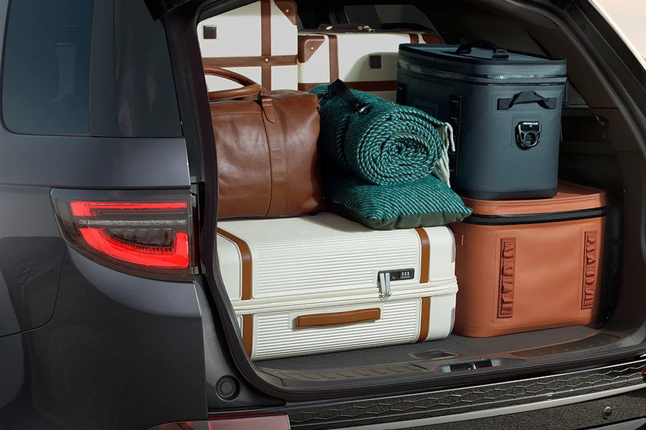 Storage Closer View of Land Rover Discovery Sport