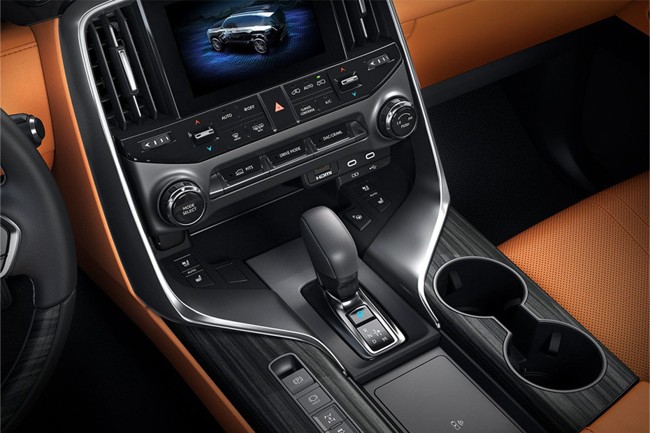 LX 700H Center Console in UAE
