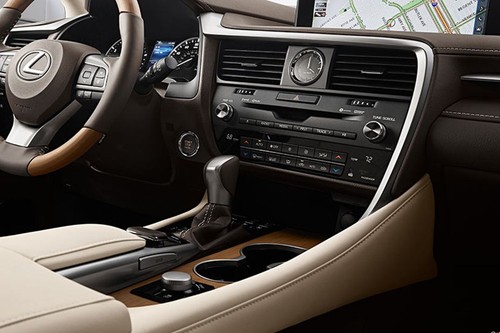 RX L Center Console