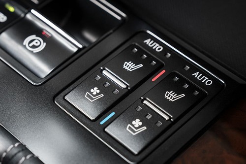 Side AC Controls of Lexus RX L