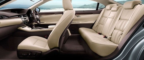 Lexus ES 2016 Rear Seats