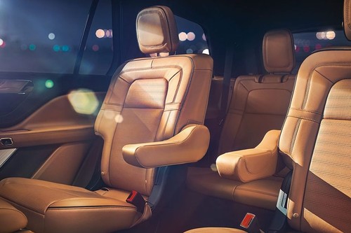 Lincoln Aviator (2023-2024) Front And Rear Seats Together