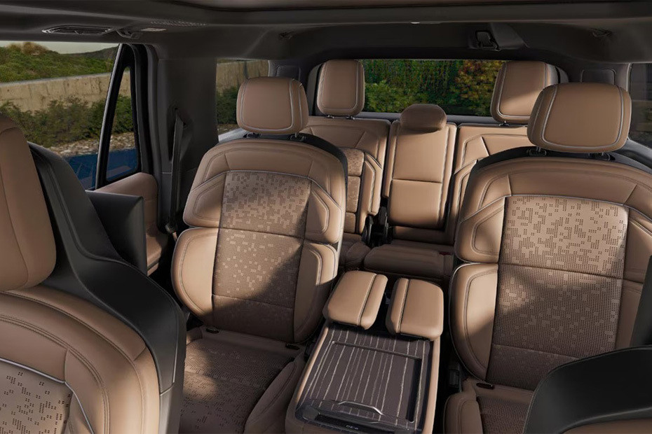 Lincoln Navigator Front And Rear Seats Together