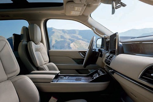 Navigator (2012-2021) Front Seats