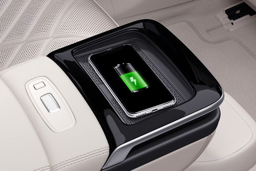 Power Accessories Outlet View of Mercedes-Benz EQS