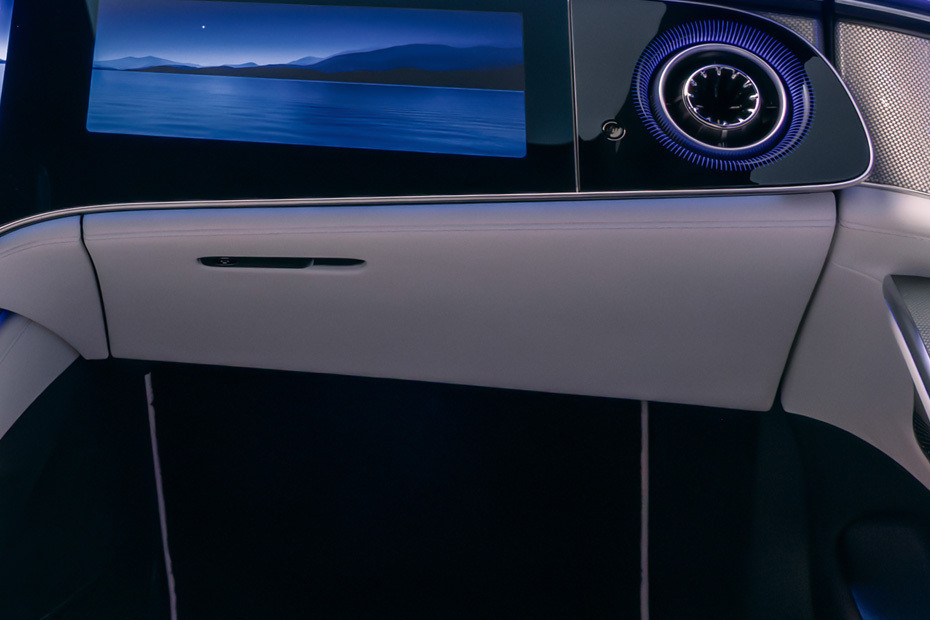 Mercedes-Benz S Class Glove Box in UAE