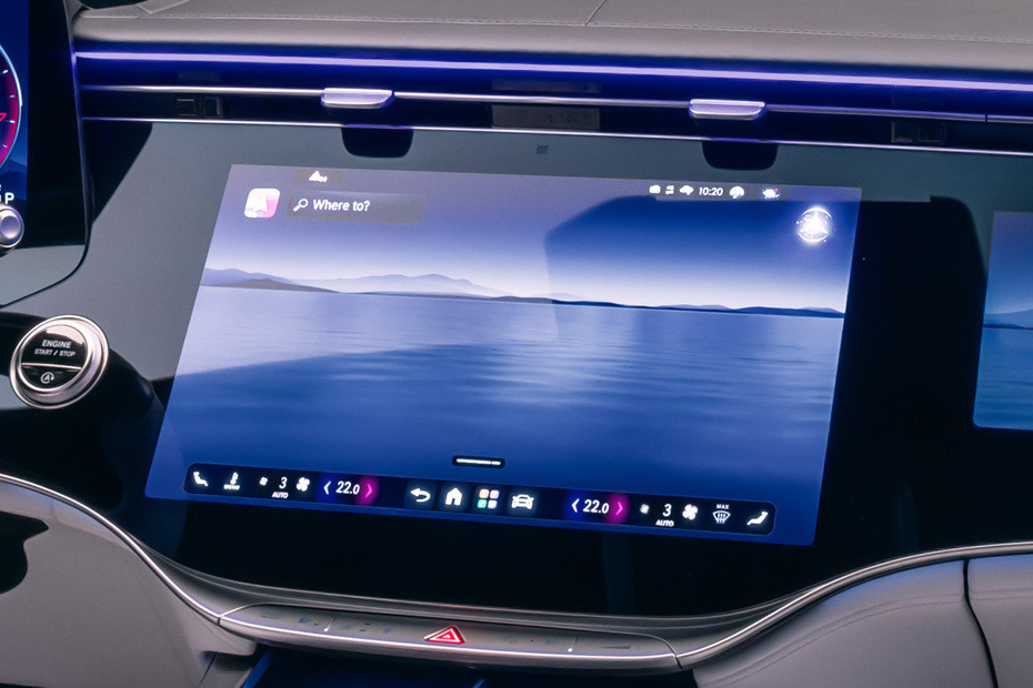 Stereo View of S Class in UAE